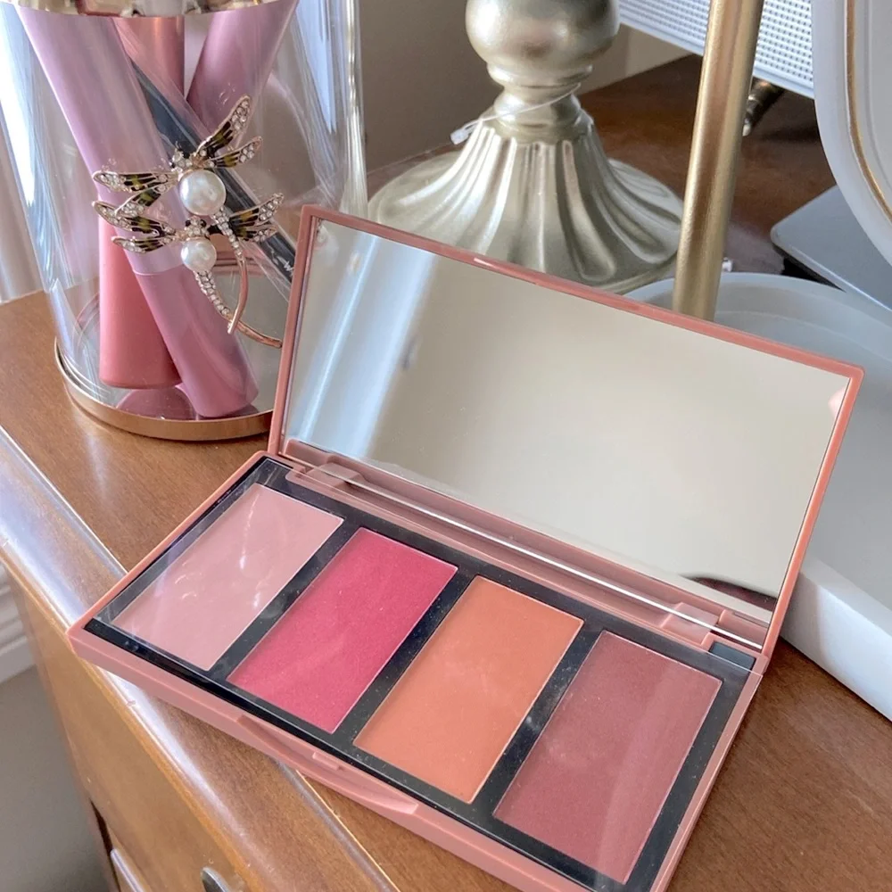 🆕 Violet Voss whispering rosé blush palette - Picture 1 of 4